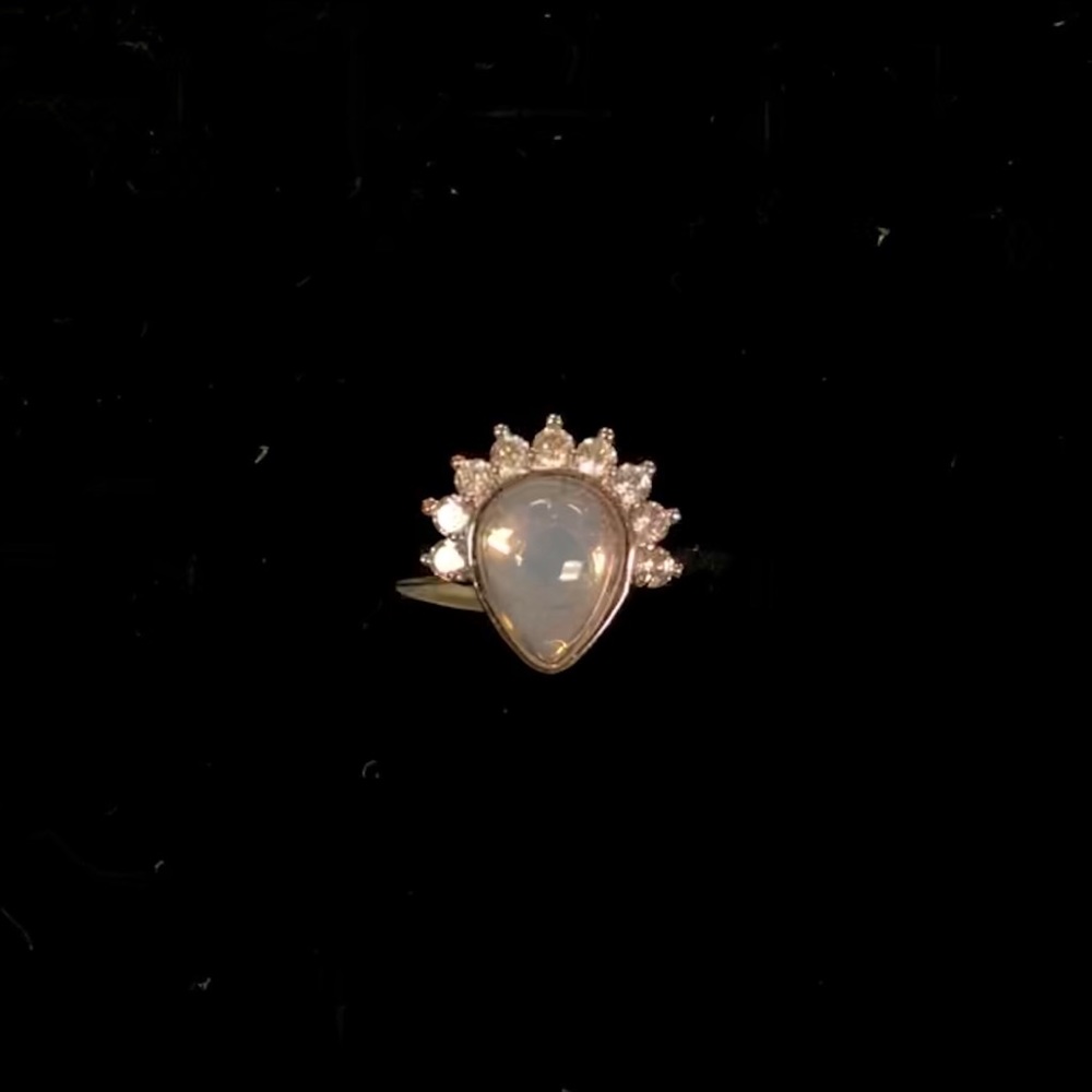 Fragrant Jewels Pear Ring